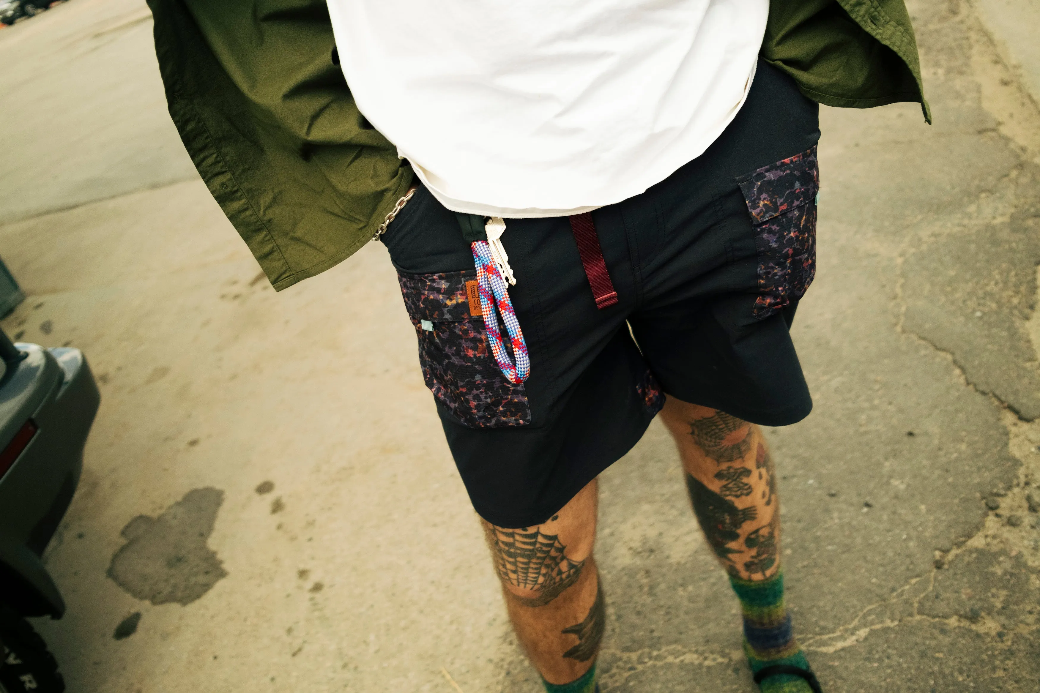 Crux Key Clip Black/White